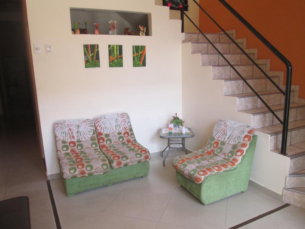 Residencia Casa Linda Hotel Iquitos Exterior photo
